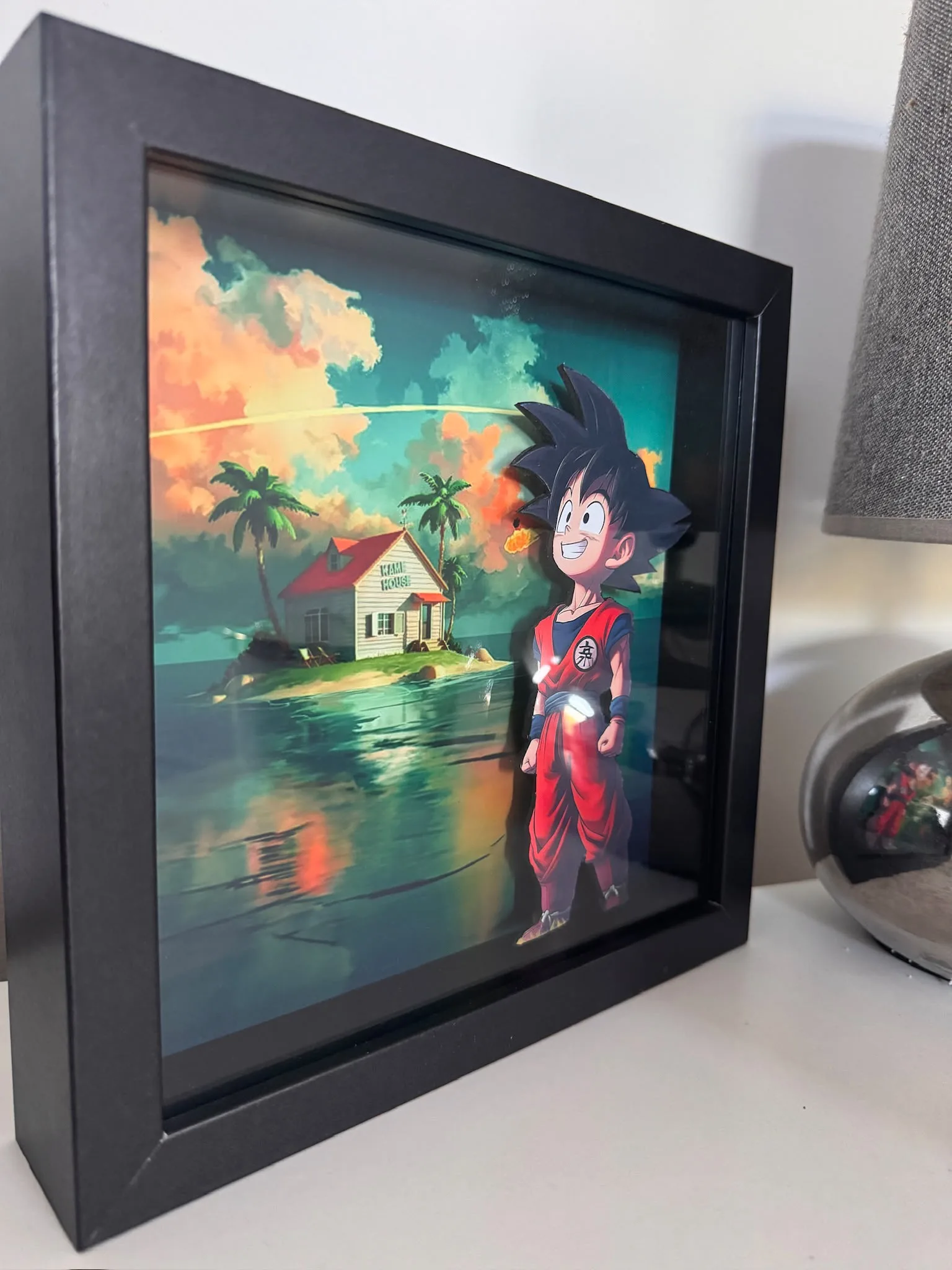 Cadre relief carré : Goku Kame House de Dragon Ball en composition relief encadrée — Art'cade Design Nice
