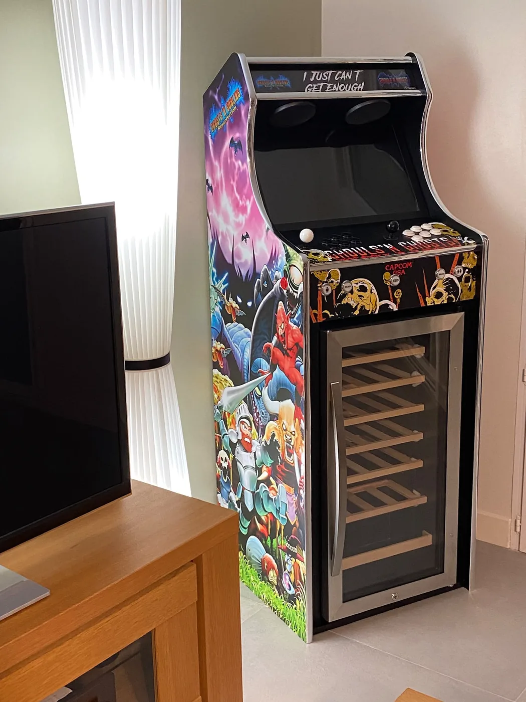 Borne d'arcade Combi sur mesure avec cave à vins intégrée — Art'cade Design Nice