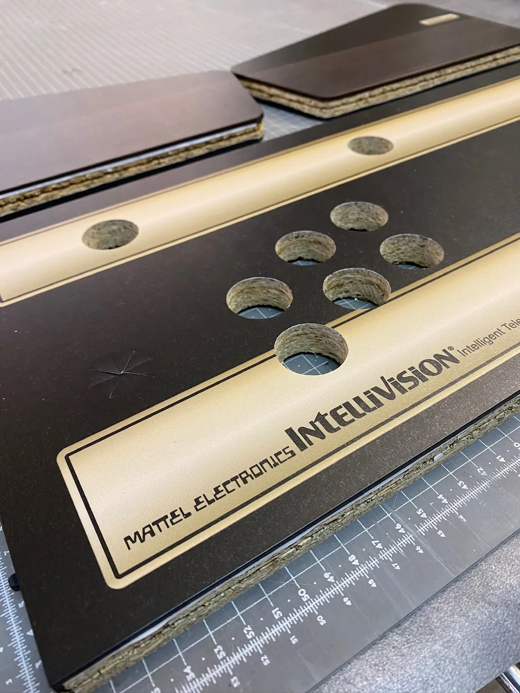 Console de jeux d'arcade hommage à l'Intellivision — Art'cade Design Nice