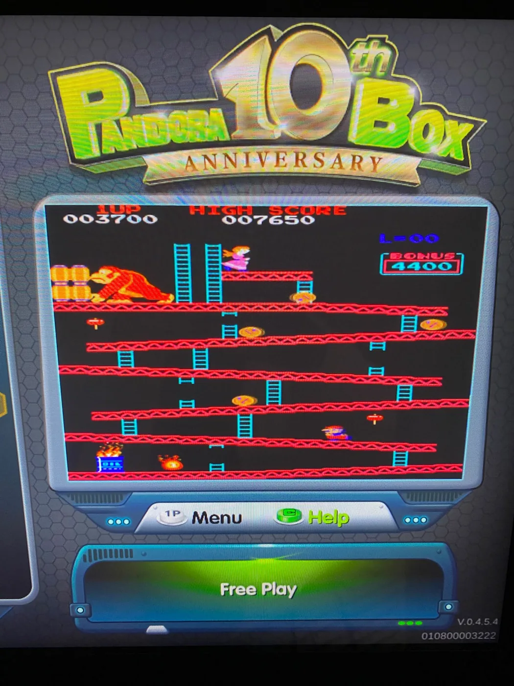 Écran de la box Pandora Anniversaire et ses 5 000 jeux — Art'cade Design Nice