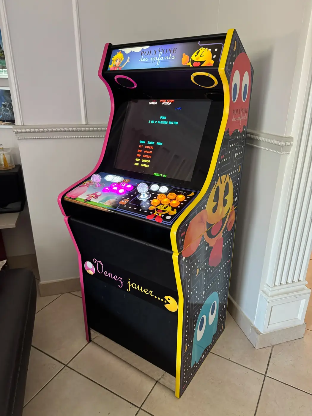 Borne arcade restaurée et remise en service par Art'cade Design Nice