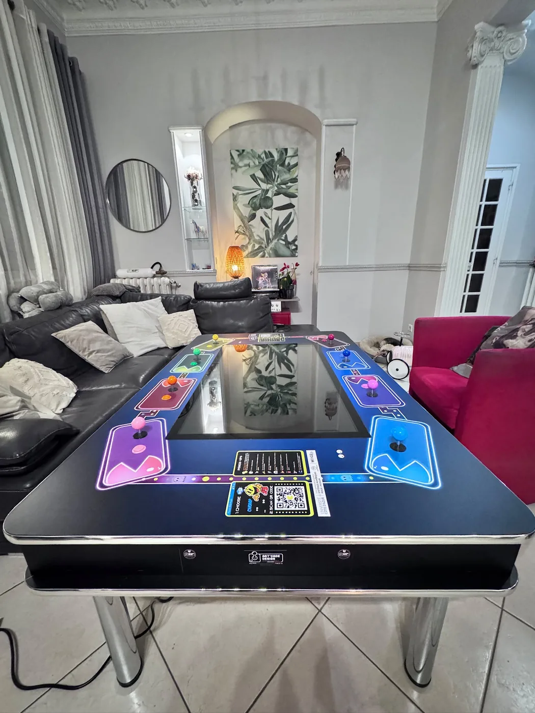 Table cocktail arcade Pac-Man Battle Royale à huit postes de jeu — Art'cade Design Nice
